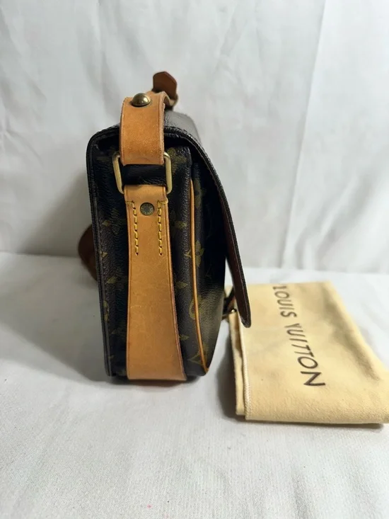 Louis Vuitton Crossbody Bag - Picture 3 of 10